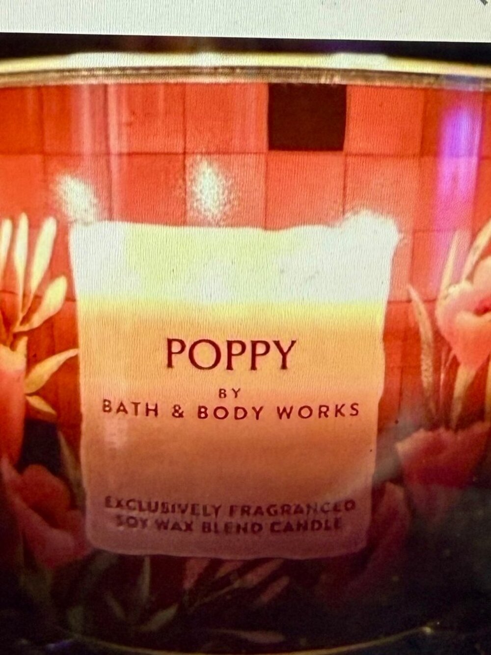 NEW POPPY 3-Wick Candle Bath & Body Works - Picture 4 of 4